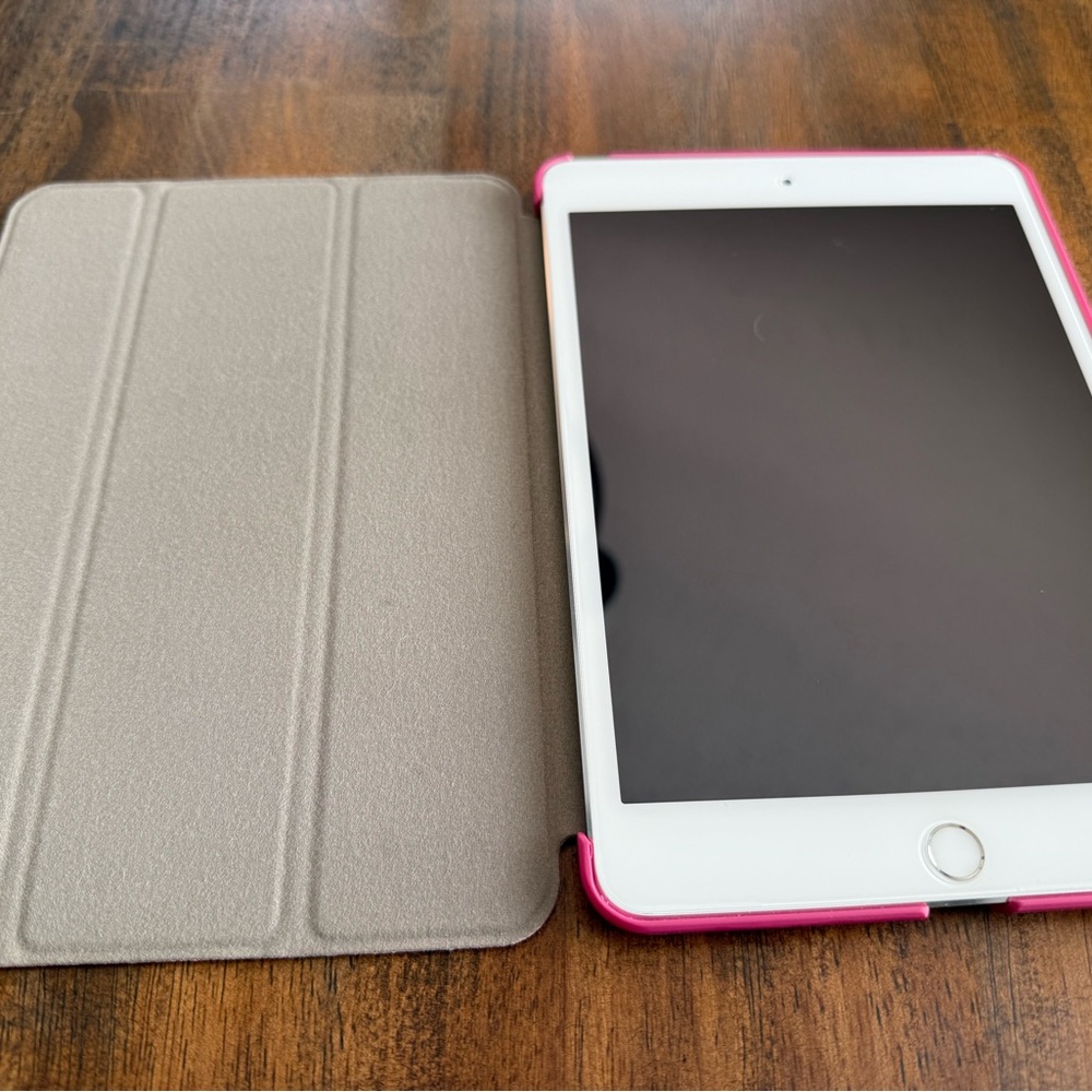 Apple iPad Mini 4 128 GB with Pink and Gray Stand Cover
